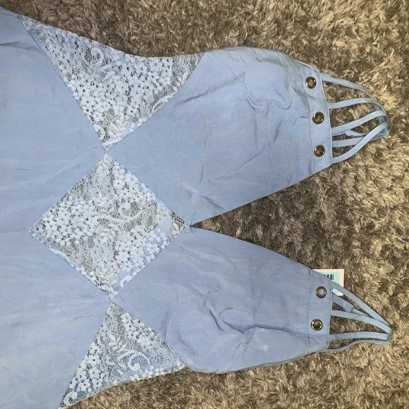 Baby blue lace cutout romper - Picture 3 of 8